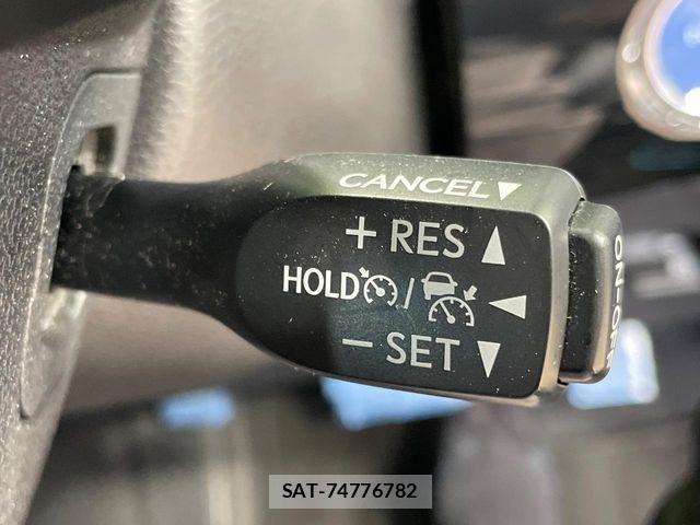 Toyota PRIUS 2019-04 7329427-6