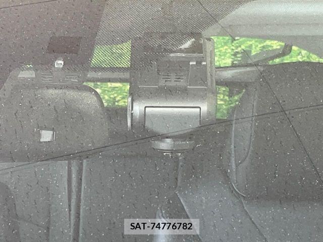 Toyota PRIUS 2019-04 7329427-7