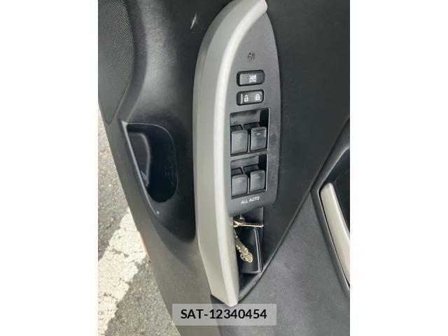 Toyota PRIUS 2013-03 7329474-11