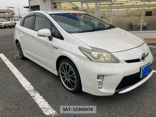 Toyota PRIUS 2013-03 7329474-1