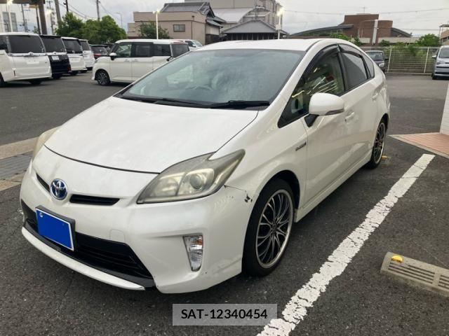 Toyota PRIUS 2013-03 7329474-2