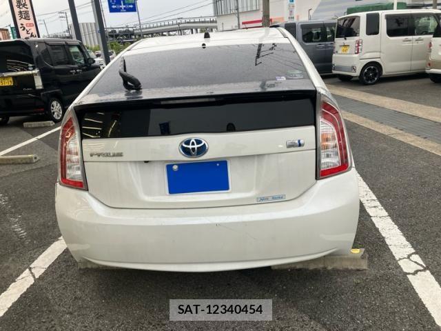 Toyota PRIUS 2013-03 7329474-3
