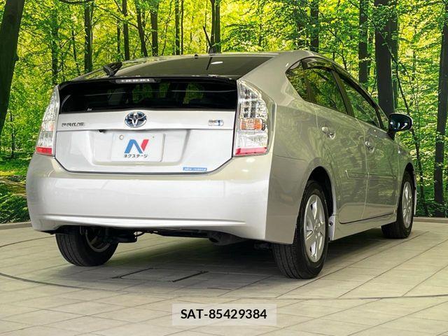 Toyota PRIUS 2011-06 7329462-16