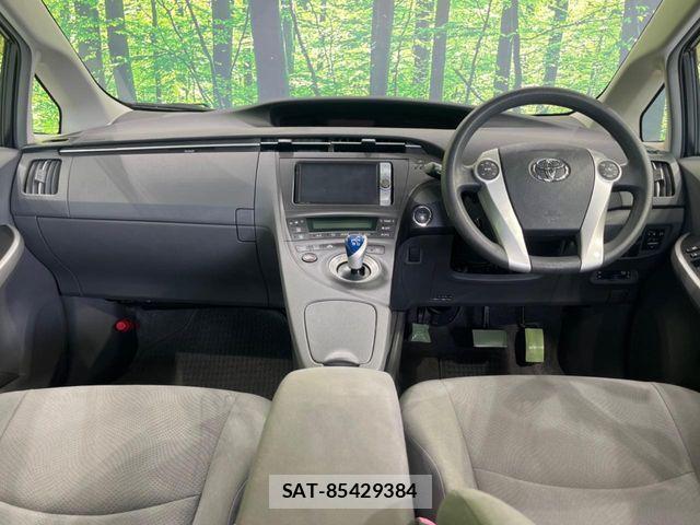Toyota PRIUS 2011-06 7329462-1