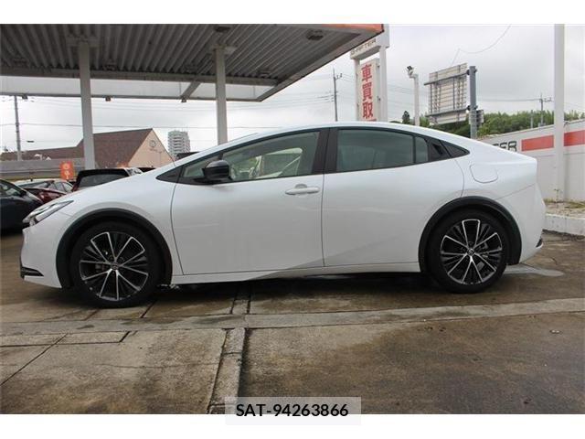 Toyota PRIUS 2023-02 7329420-9
