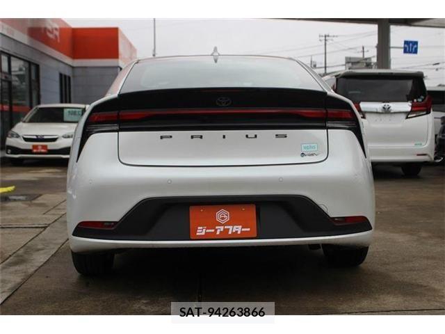 Toyota PRIUS 2023-02 7329420-11