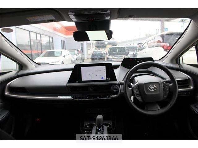 Toyota PRIUS 2023-02 7329420-21