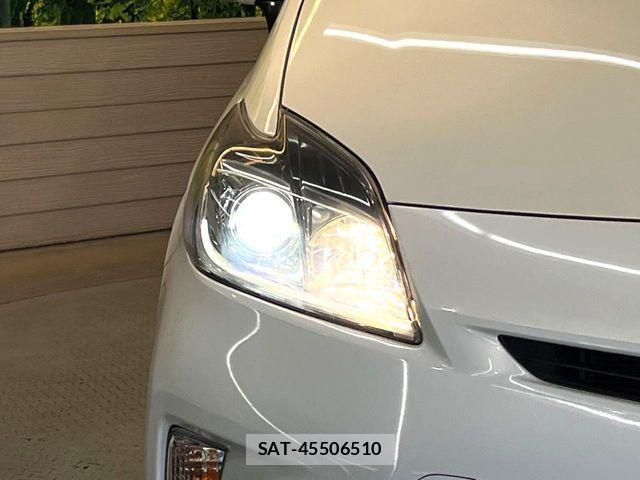 Toyota PRIUS 2015-09 7329446-11