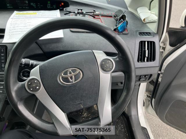 Toyota PRIUS 2011-07 7329488-9