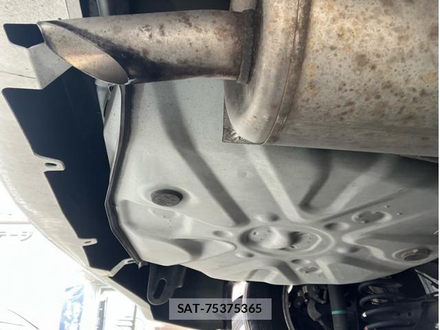 Toyota PRIUS 2011-07 7329488-14