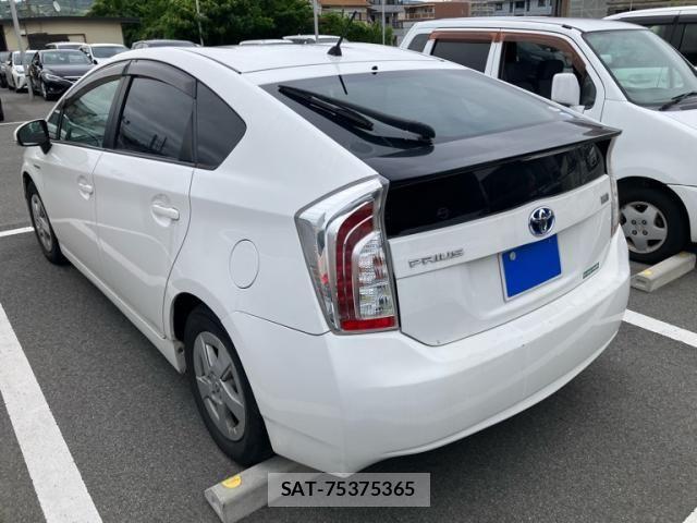 Toyota PRIUS 2011-07 7329488-2