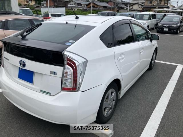 Toyota PRIUS 2011-07 7329488-3