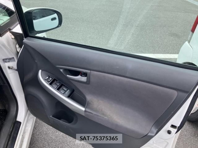 Toyota PRIUS 2011-07 7329488-6