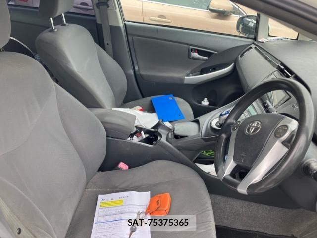 Toyota PRIUS 2011-07 7329488-7