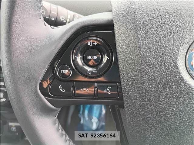 Toyota PRIUS 2019-07 7329438-10