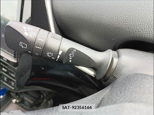Toyota PRIUS 2019-07 7329438-13