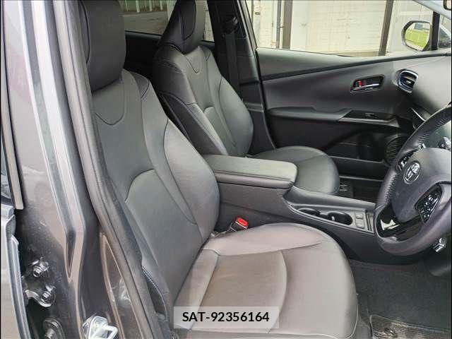 Toyota PRIUS 2019-07 7329438-18