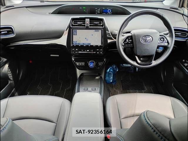 Toyota PRIUS 2019-07 7329438-1