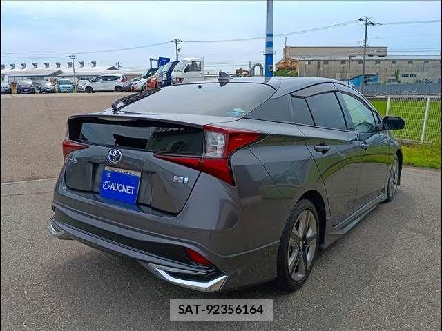 Toyota PRIUS 2019-07 7329438-2