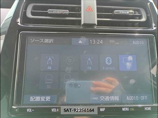 Toyota PRIUS 2019-07 7329438-6