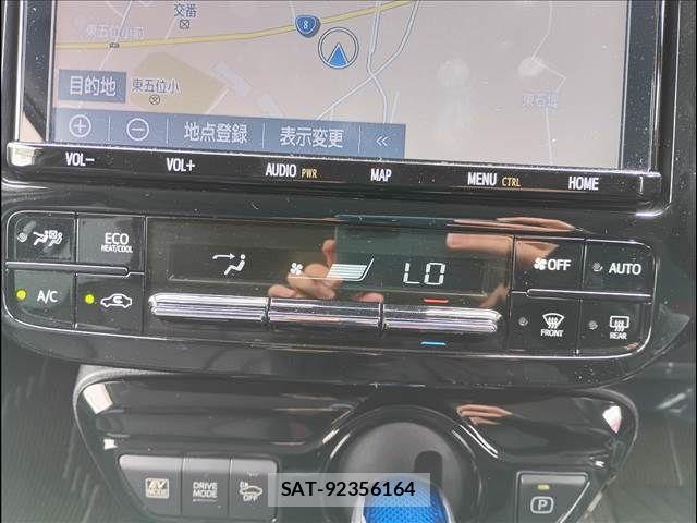 Toyota PRIUS 2019-07 7329438-8