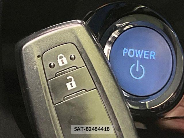 Toyota PRIUS 2017-04 7329437-4
