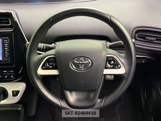 Toyota PRIUS 2017-04 7329437-8