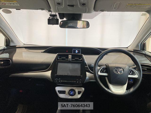 Toyota PRIUS 2016-05 7329399-18