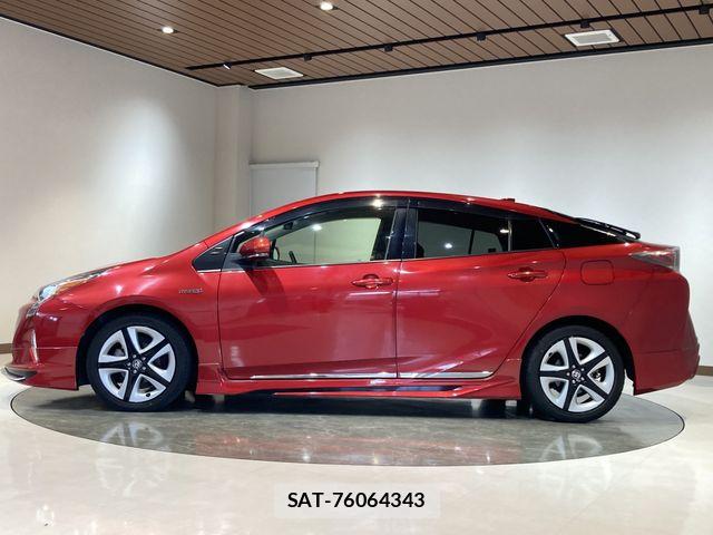 Toyota PRIUS 2016-05 7329399-4