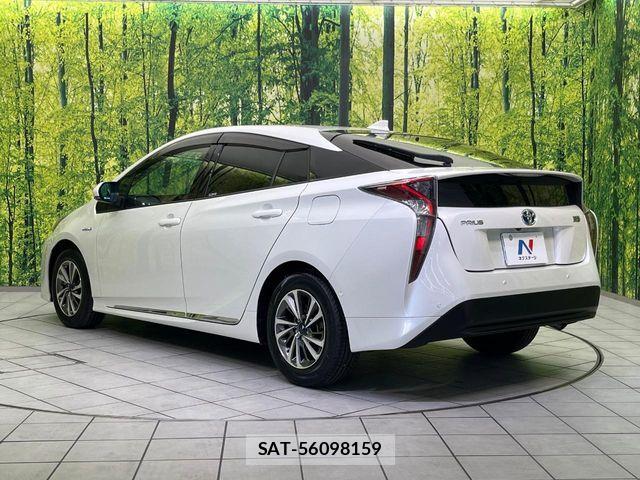 Toyota PRIUS 2018-02 7329435-16