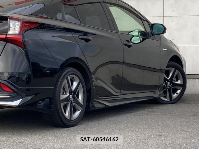Toyota PRIUS 2019-08 7329431-16
