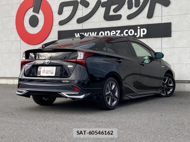Toyota PRIUS 2019-08 7329431-1