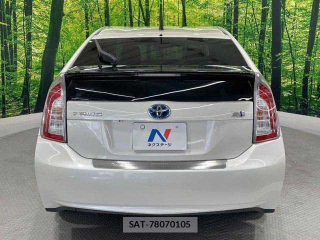 Toyota PRIUS 2013-12 7329445-15