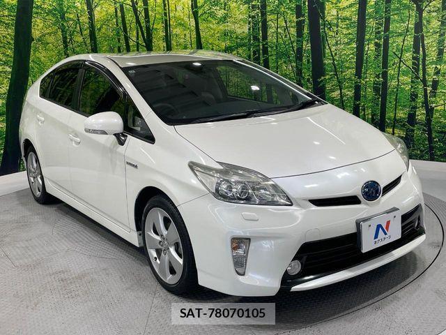Toyota PRIUS 2013-12 7329445-16