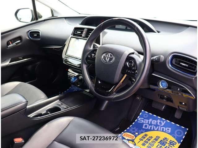 Toyota PRIUS 2020-01 7329408-16