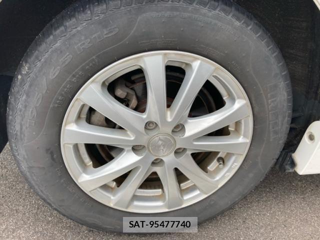 Toyota PRIUS 2015-03 7329467-10