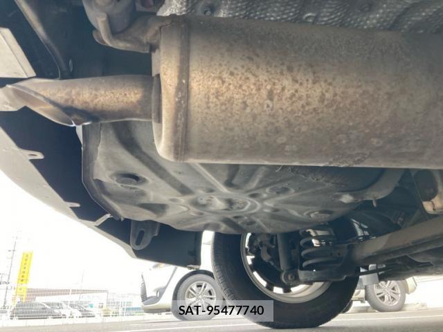Toyota PRIUS 2015-03 7329467-13