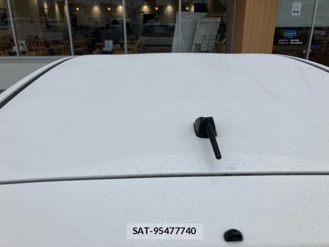 Toyota PRIUS 2015-03 7329467-15