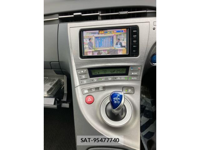 Toyota PRIUS 2015-03 7329467-18