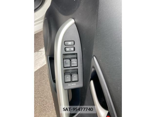 Toyota PRIUS 2015-03 7329467-22
