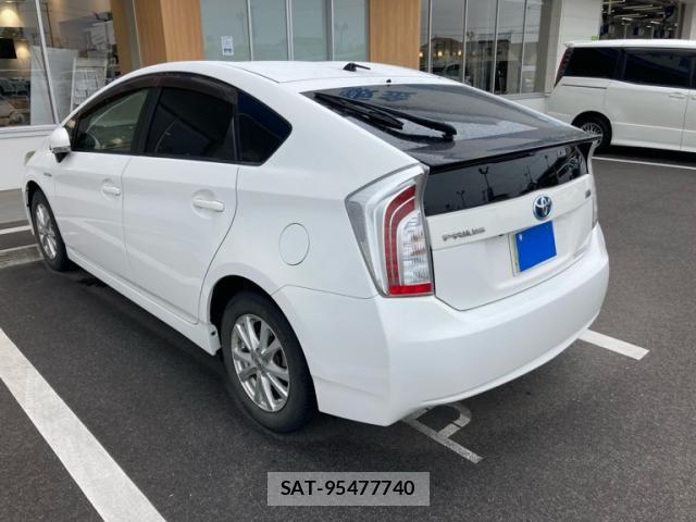 Toyota PRIUS 2015-03 7329467-4