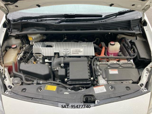 Toyota PRIUS 2015-03 7329467-6