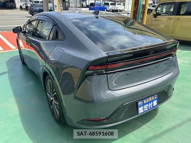 Toyota PRIUS 2025-02 7329400-1