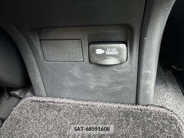 Toyota PRIUS 2025-02 7329400-4
