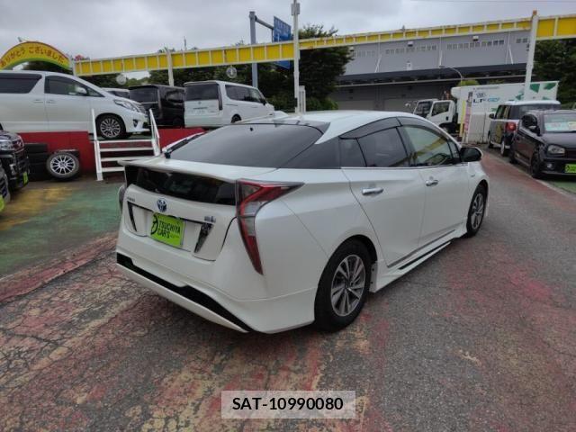 Toyota PRIUS 2016-03 7329426-10
