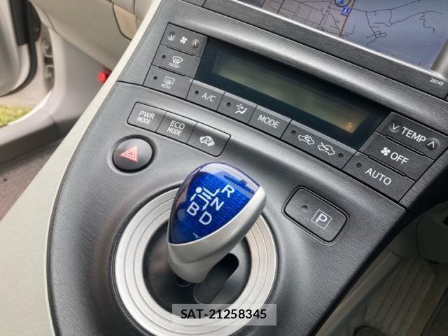 Toyota PRIUS 2009-07 7329477-14