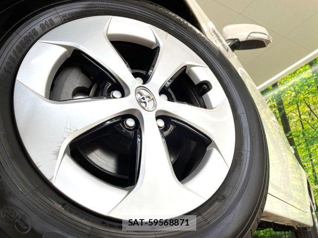 Toyota PRIUS 2013-02 7329443-12