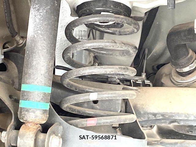 Toyota PRIUS 2013-02 7329443-19