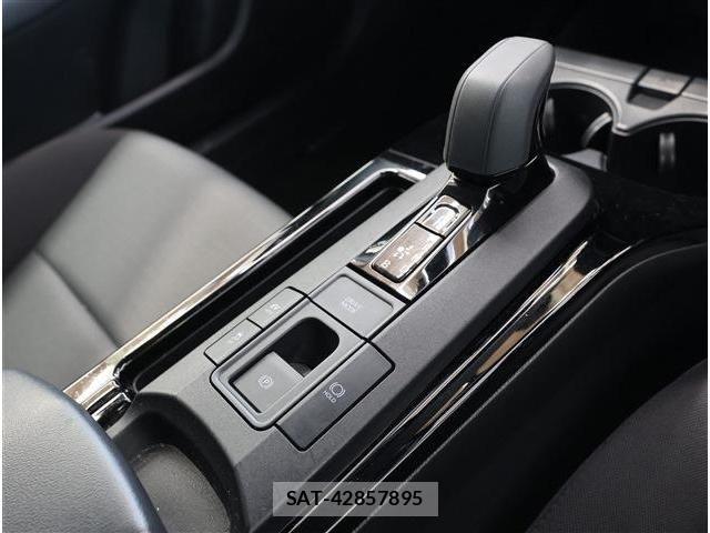 Toyota PRIUS 2023-11 7329418-9