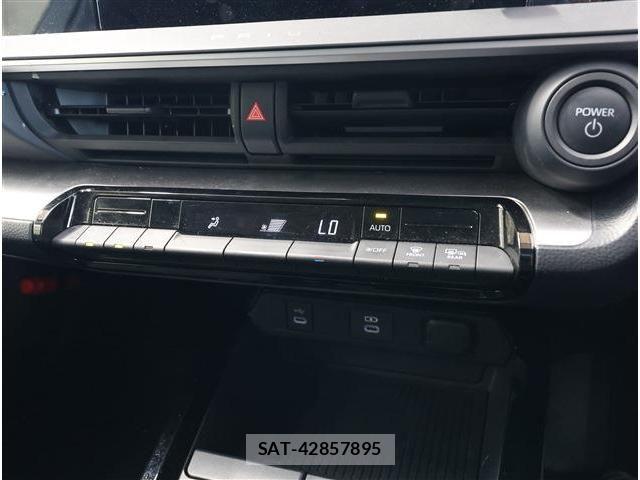 Toyota PRIUS 2023-11 7329418-10
